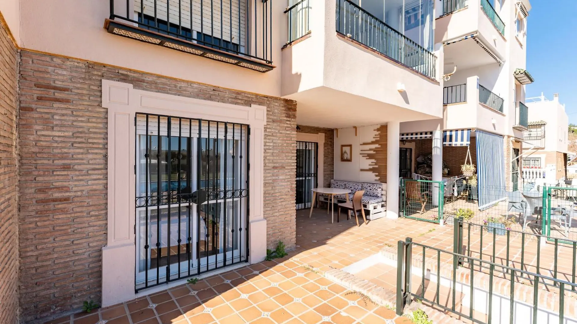 Bajo En Fuengirola Con Vistas Al Mar Apartment