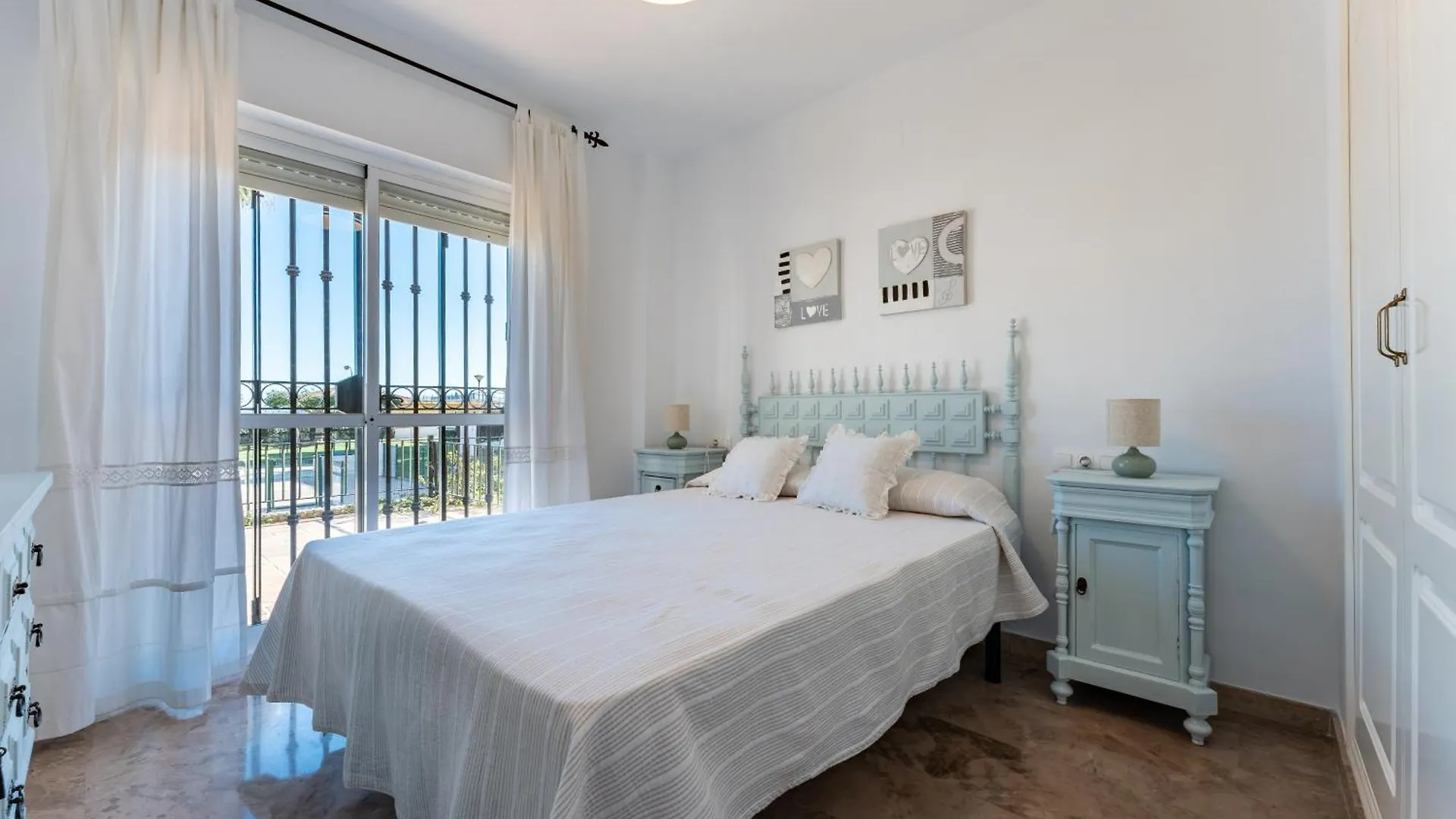Bajo En Fuengirola Con Vistas Al Mar Apartment